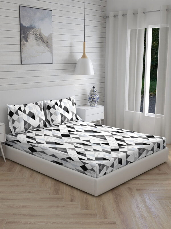 Akira 2 225 TC Chief Value Cotton Super Fine White/Black Colored Abstract Print King Bed Sheet Set